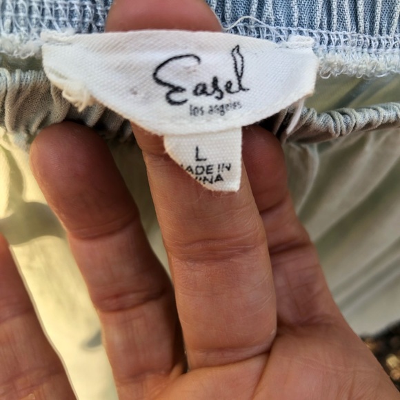 Easel Dress - Picture 3 of 6